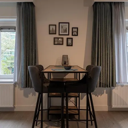 Raiffeisenstraat Apartament