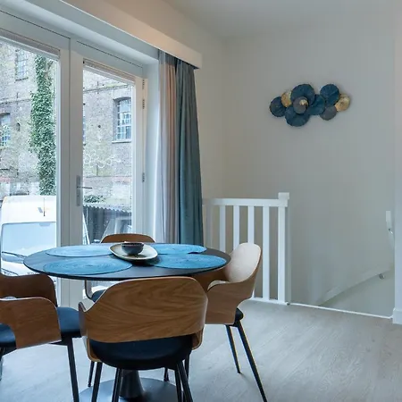 Raiffeisenstraat Apartament